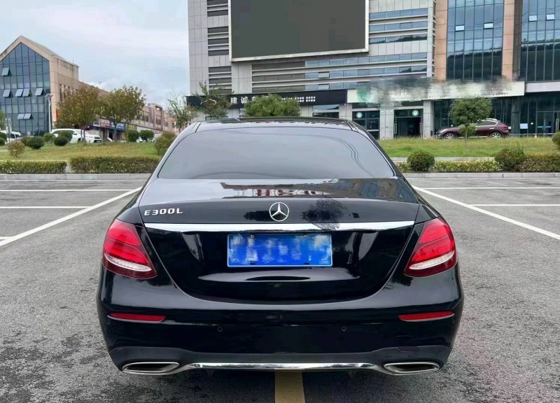 宜昌19年奔馳E2