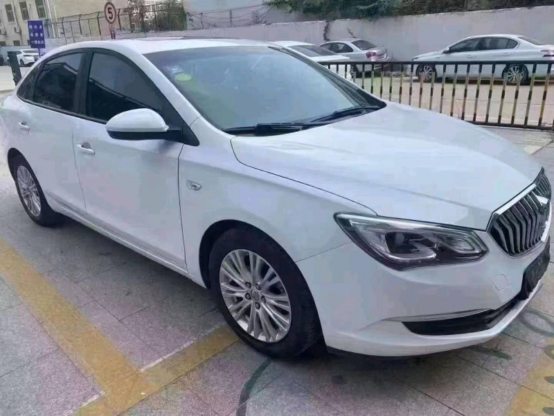 北京17年别克英朗8