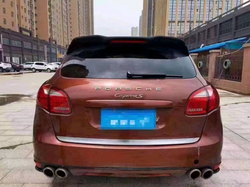 北京13年保时捷卡宴6