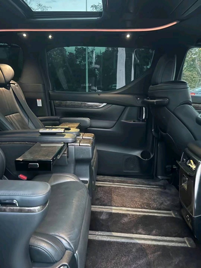 徐州19年丰田埃尔法5