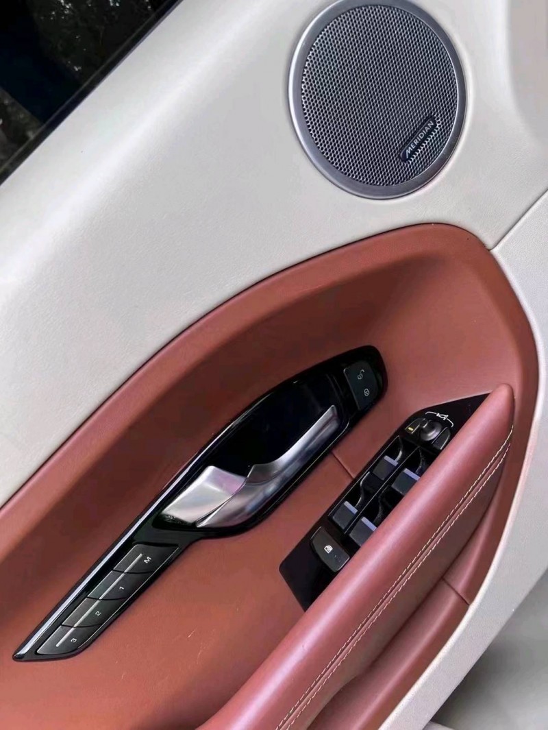 邯郸12年路虎极光6