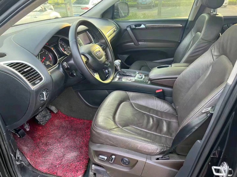 济宁12年奥迪Q75