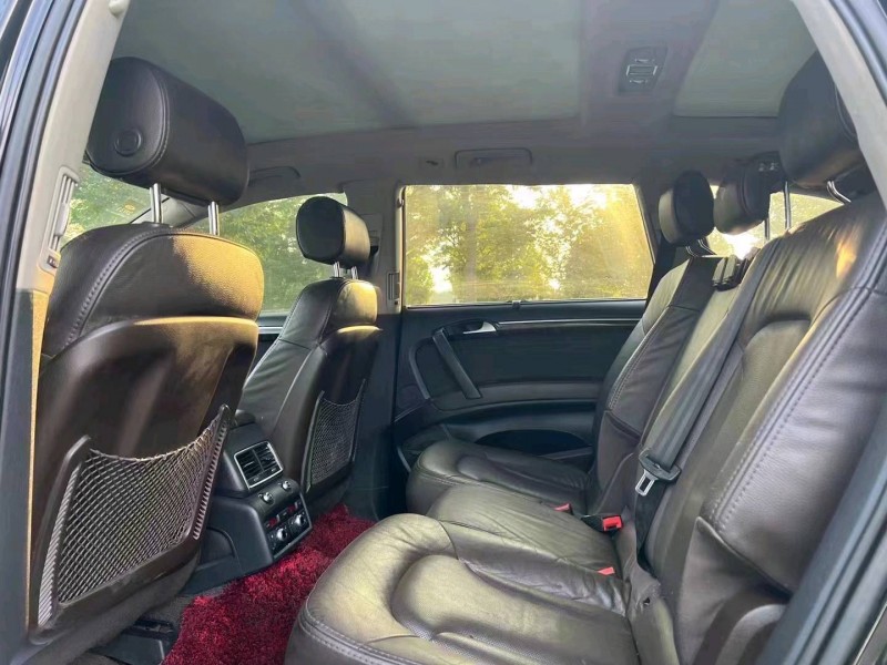 济宁12年奥迪Q76