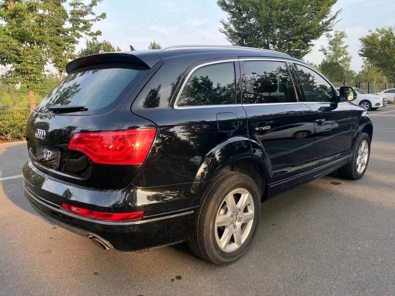 济宁12年奥迪Q77