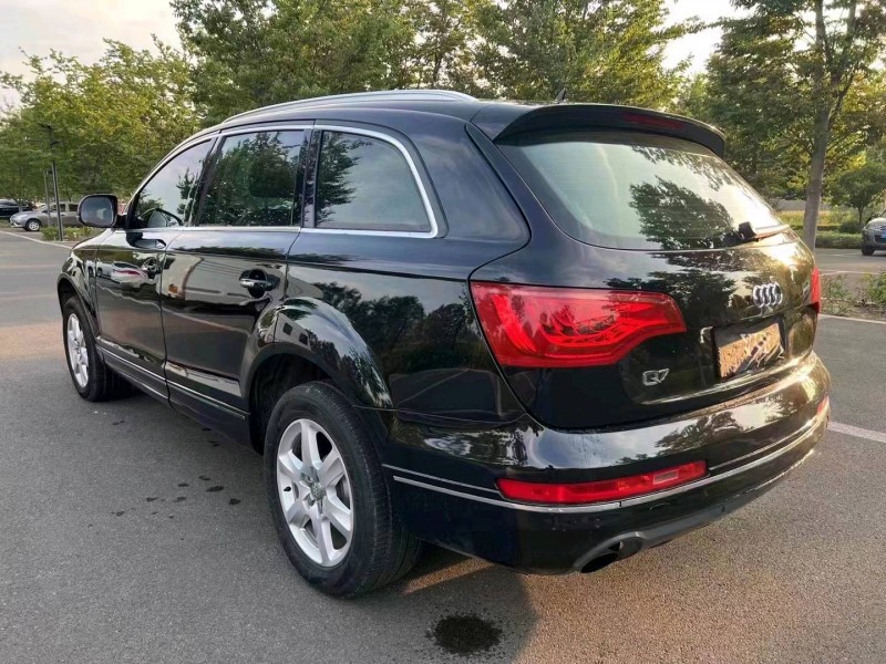 济宁12年奥迪Q78