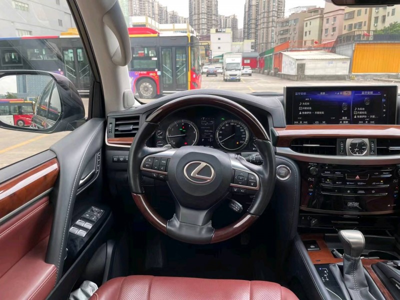 广州18年雷克萨斯LX5