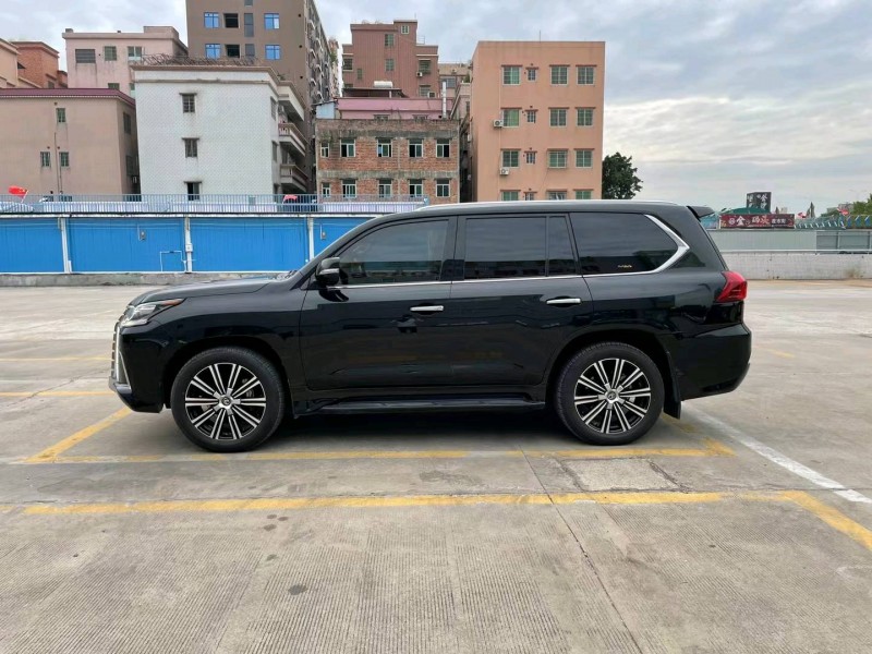 广州18年雷克萨斯LX4