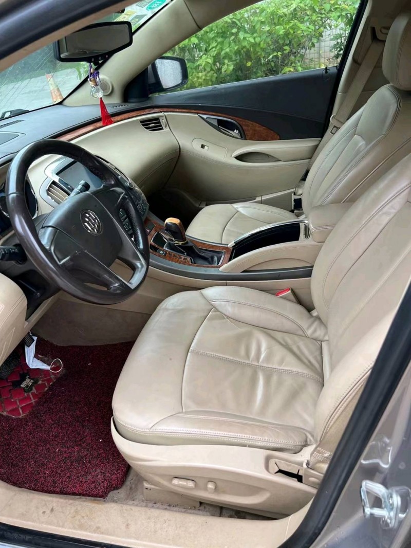 广州11年别克君越8