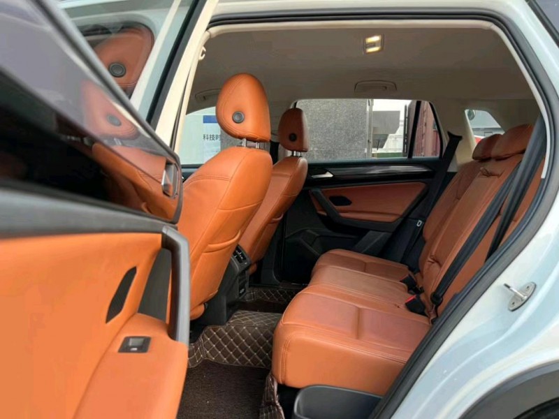 东莞19年大众探岳6