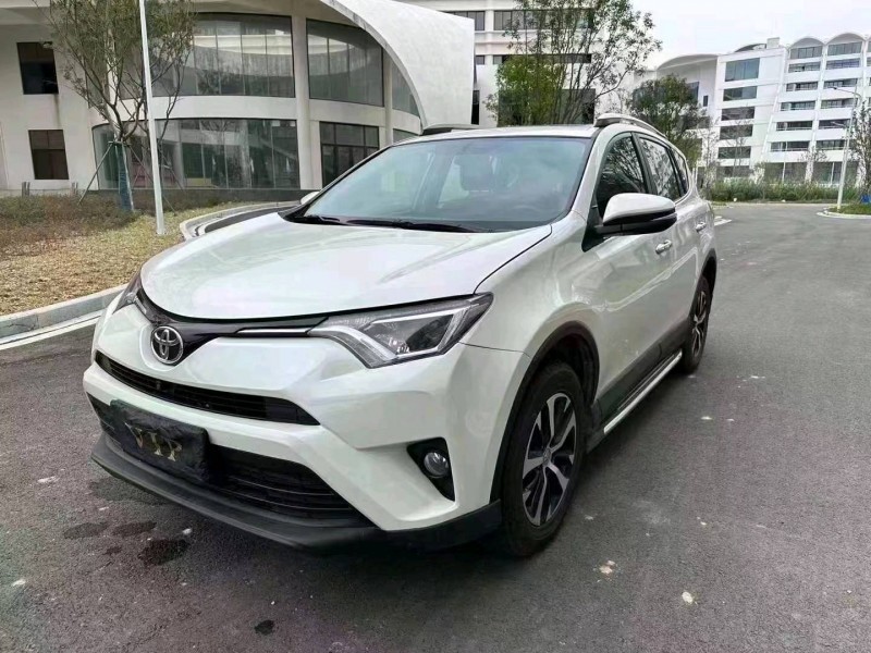 嘉興17年豐田RAV4榮放3