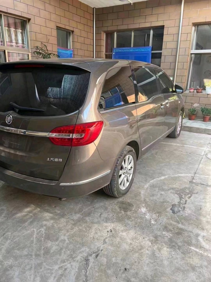 济南19年别克GL81