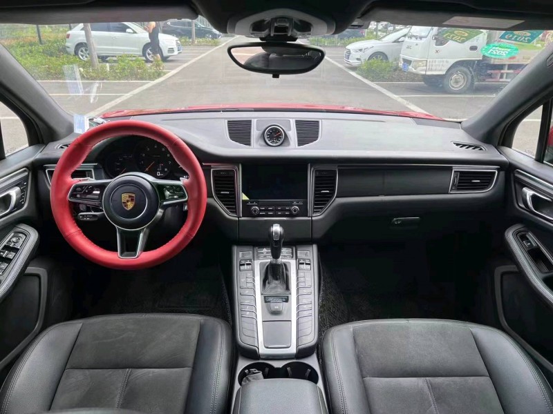 济宁17年保时捷Macan5