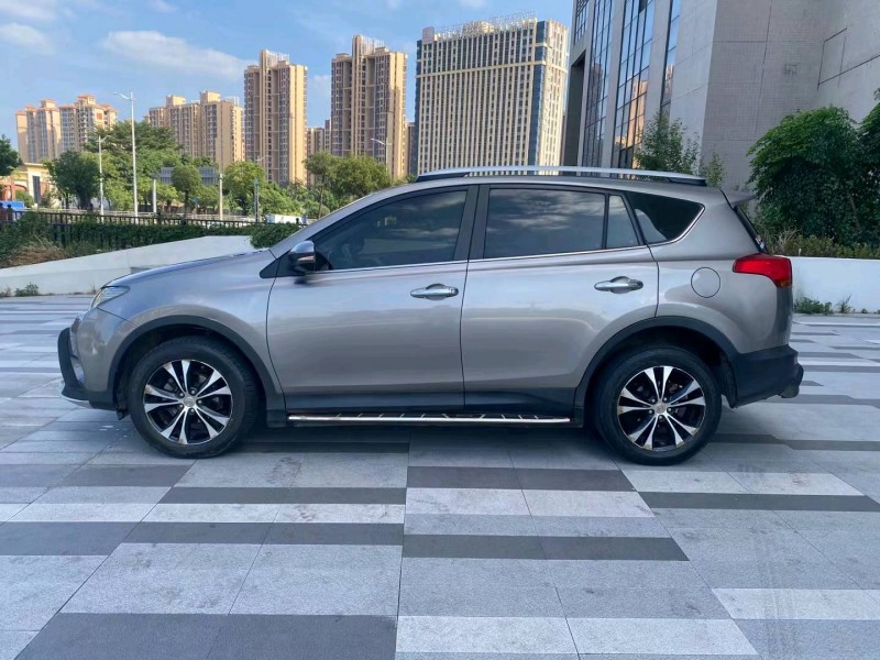 东莞14年丰田RAV4荣放3