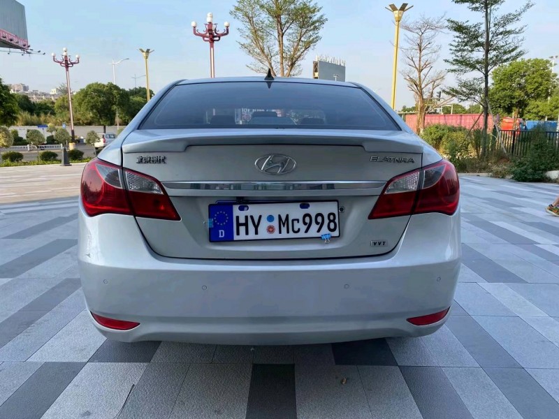 东莞15年现代悦动5