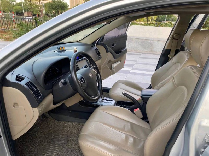 东莞15年现代悦动6