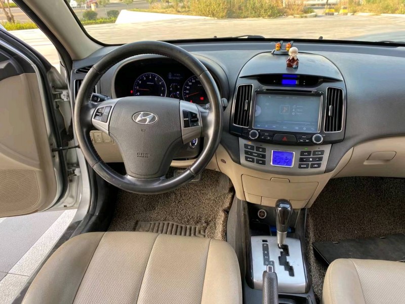 东莞15年现代悦动8