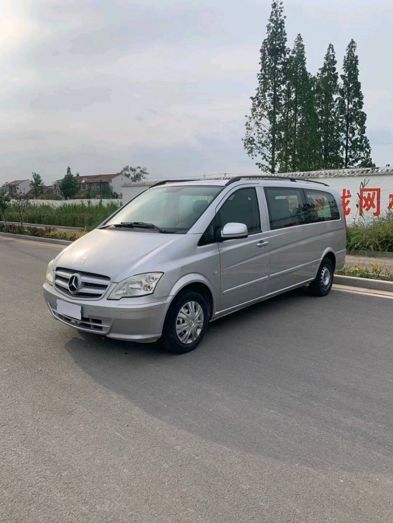 徐州12年奔驰威霆8