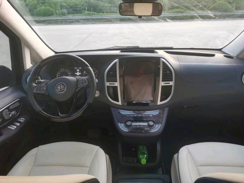 徐州16年奔驰威霆7