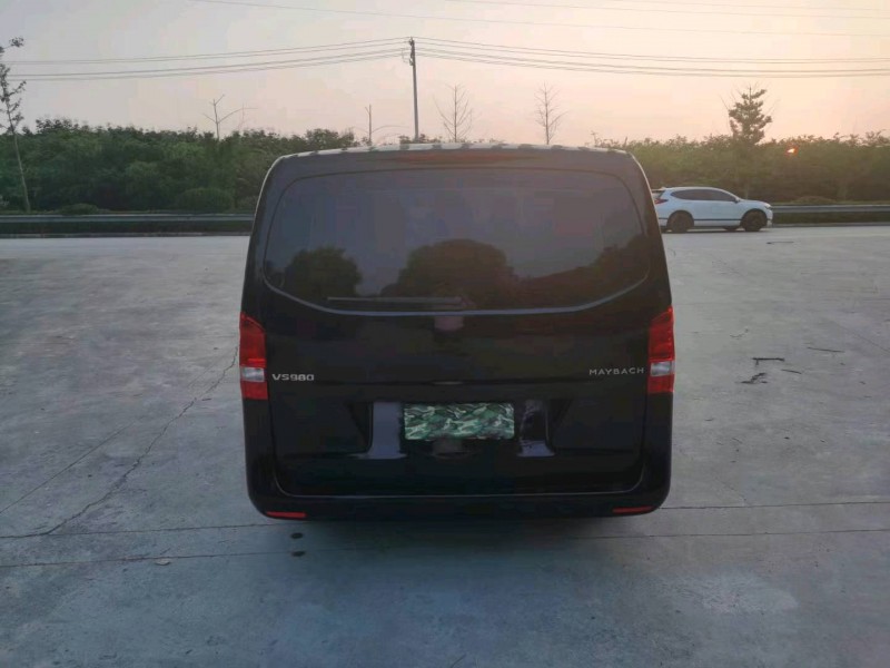 徐州16年奔驰威霆9