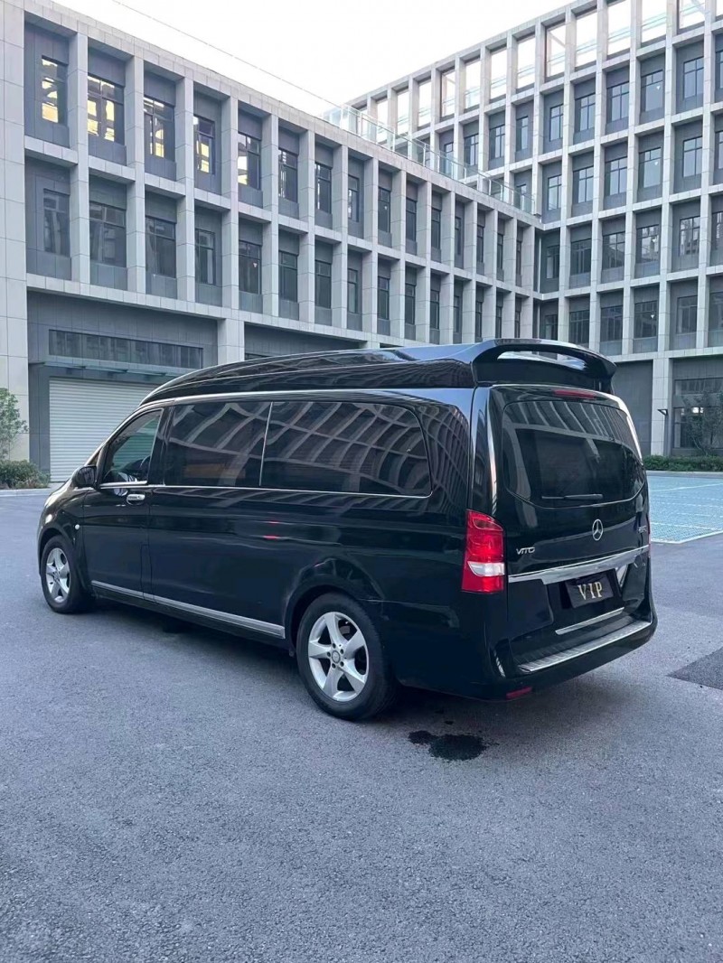 徐州17年奔驰威霆7