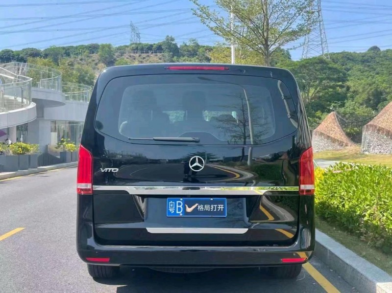 广州21年奔驰威霆7