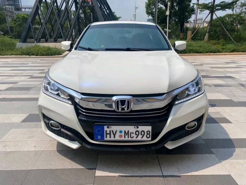 东莞16年本田雅阁1