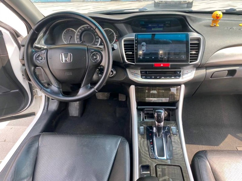 东莞16年本田雅阁8