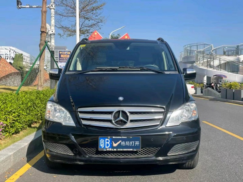 广州11年奔驰唯雅诺1