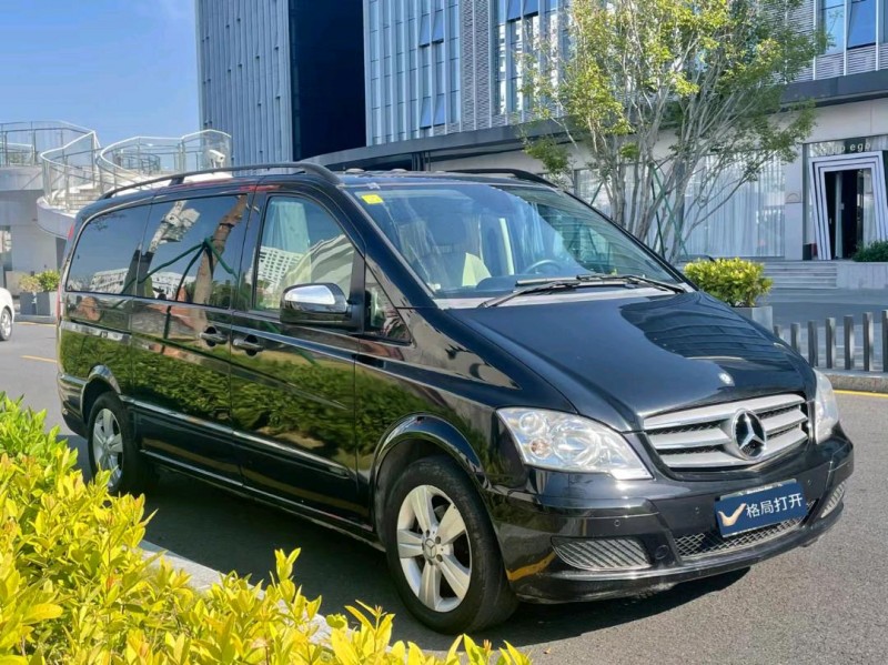 广州11年奔驰唯雅诺3