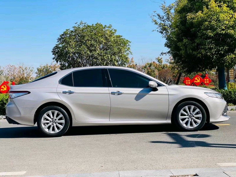 徐州18年丰田凯美瑞9