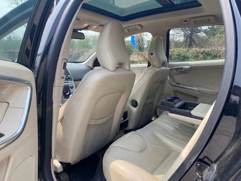 青岛12年沃尔沃XC608