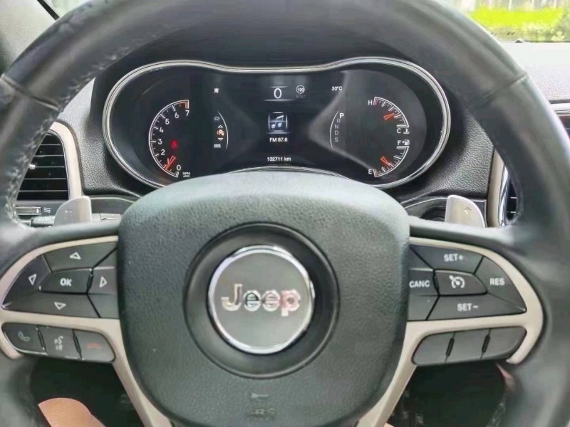 邯郸14年Jeep大切诺基5