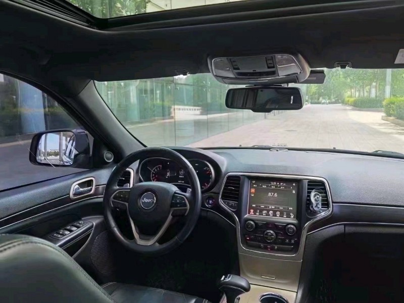 邯郸14年Jeep大切诺基3