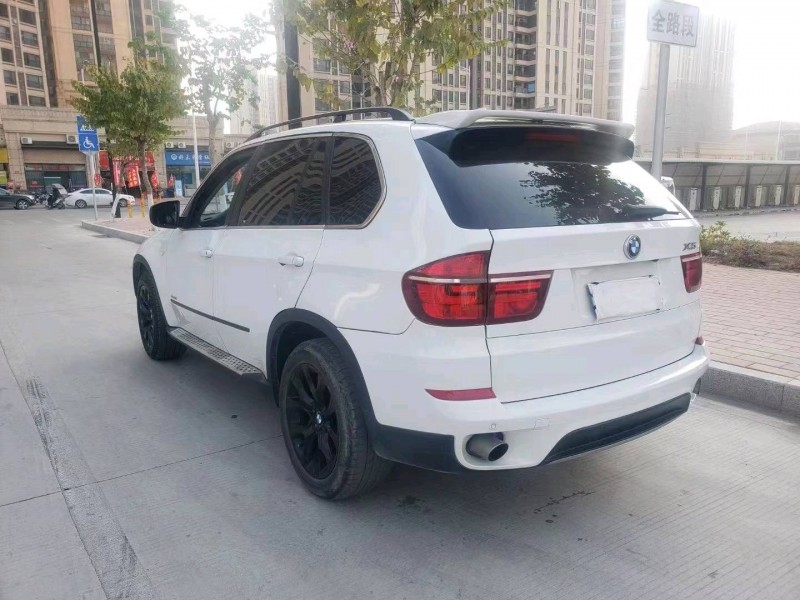 广州12年宝马X57