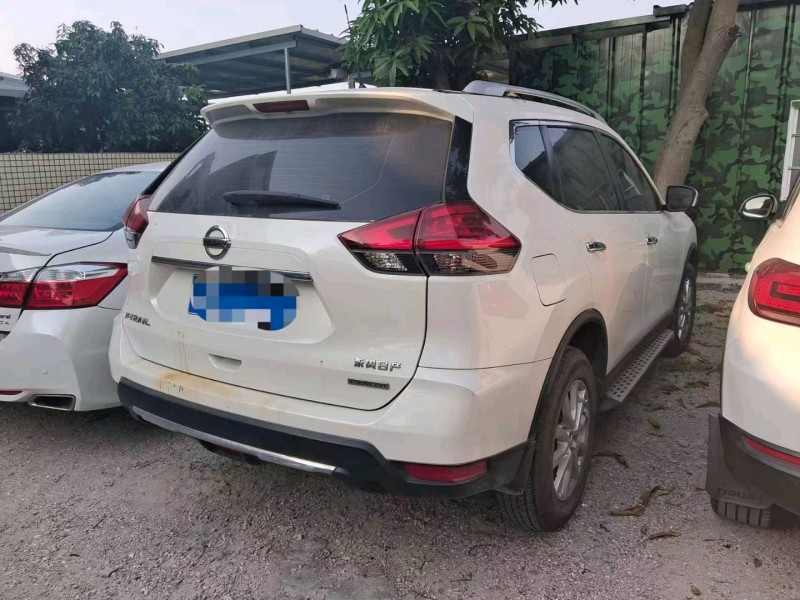 邯郸18年日产奇骏4