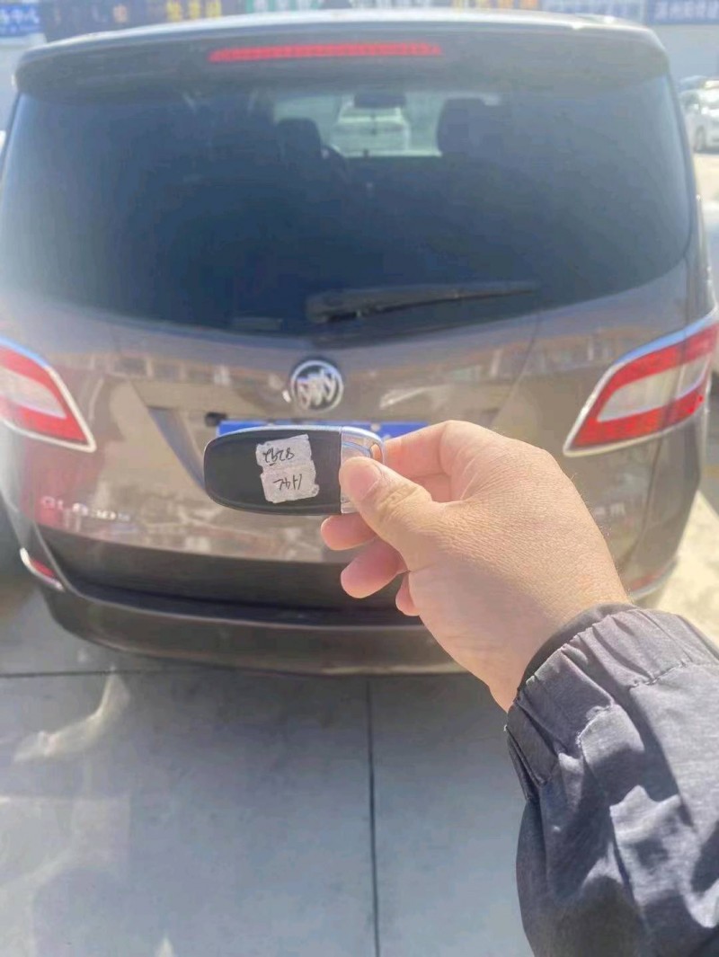 枣庄11年别克GL84