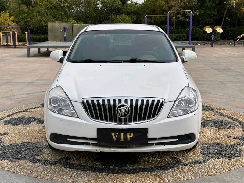 青岛16年别克凯越1