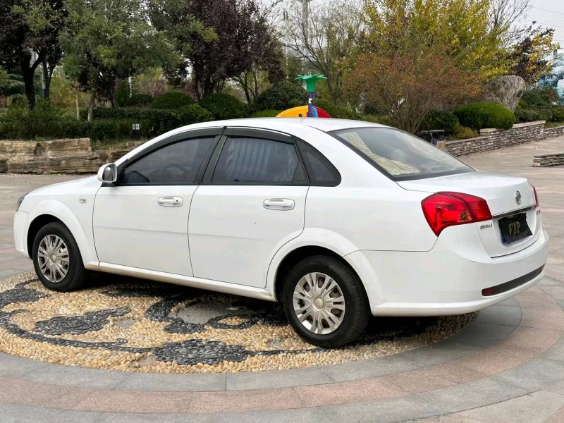 青岛16年别克凯越7