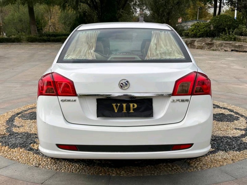 青岛16年别克凯越9