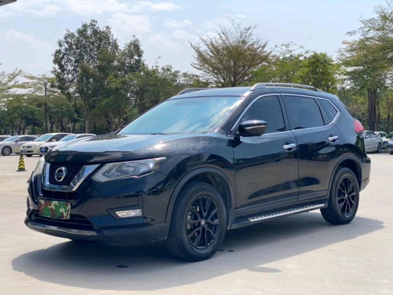 东莞18年日产奇骏3