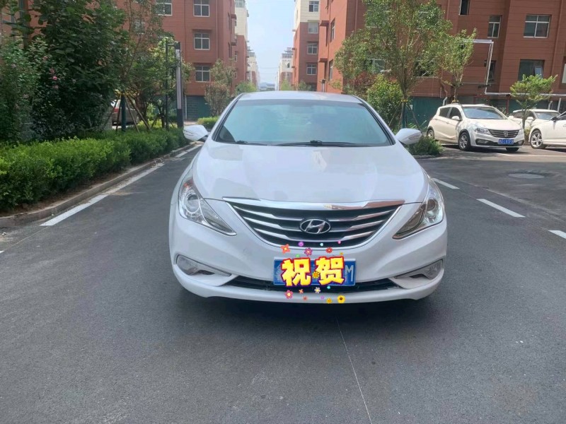 济南16年现代索纳塔八1