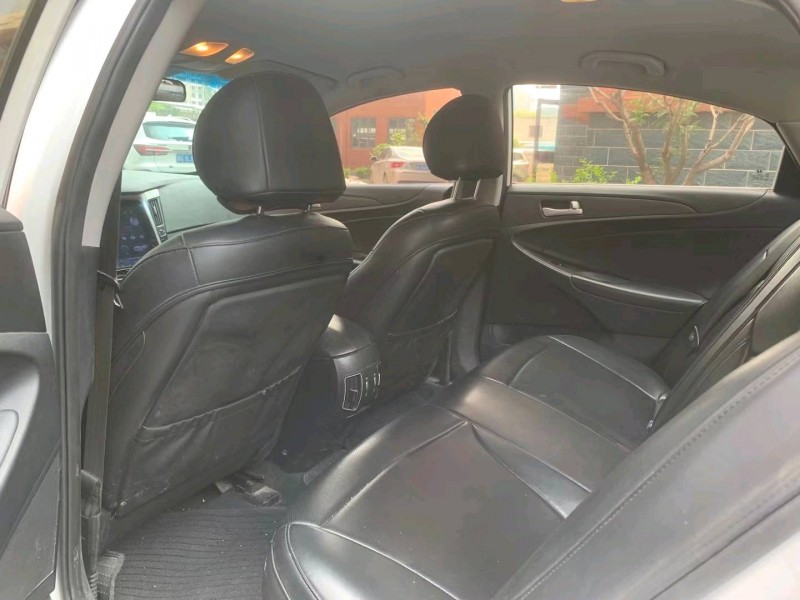 济南16年现代索纳塔八4