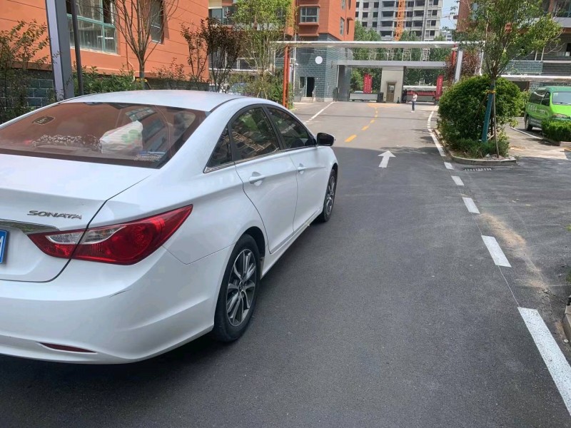 济南16年现代索纳塔八6