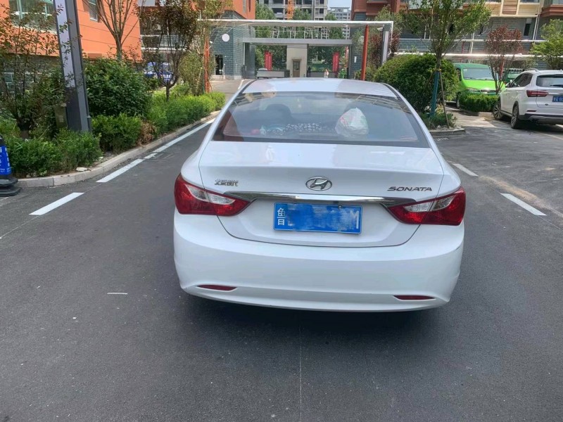 济南16年现代索纳塔八9