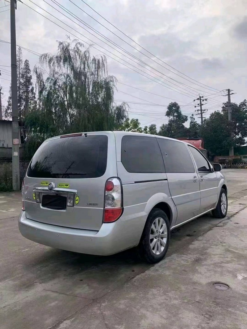 成都15年别克GL85