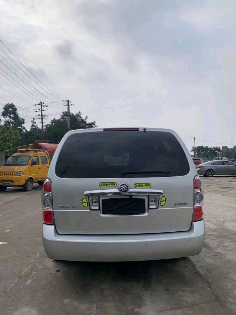 成都15年别克GL86