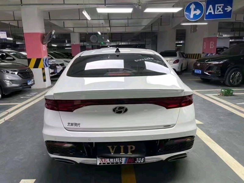 成都21年现代菲斯塔8