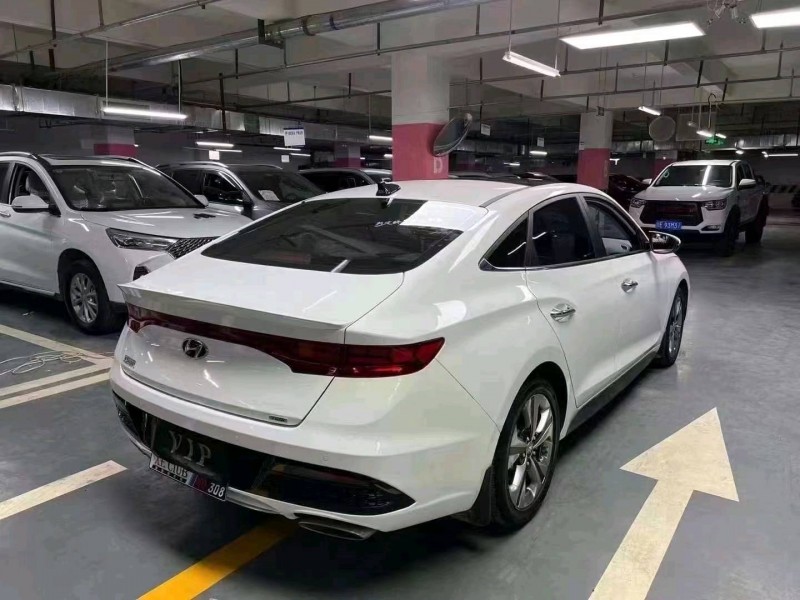 成都21年现代菲斯塔9