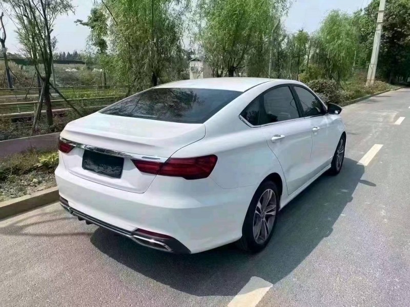 成都19年吉利缤瑞4