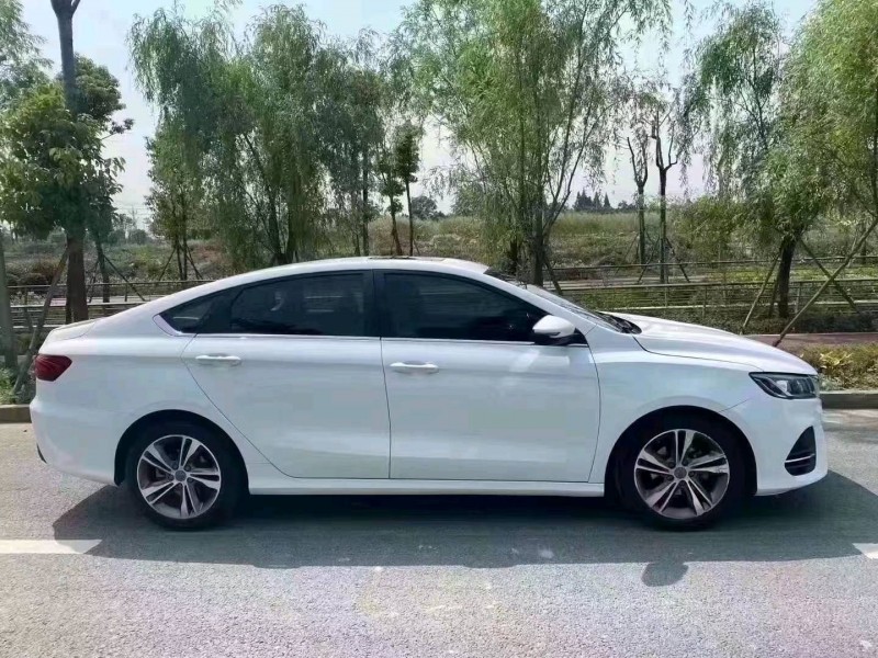 成都19年吉利缤瑞3